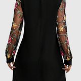 Jolanta - Elegantní šaty s výstřihem do V a výraznými rukávy